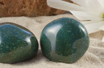 Green Chalcedony ✨ Meaning ✦ Properties ✦ Benefits ✦ Uses