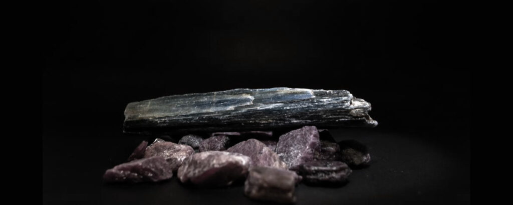 Black Kyanite 03