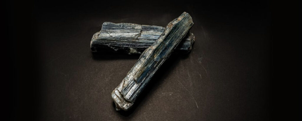 Black Kyanite 04