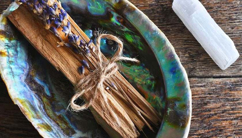 Crystal Cleansing Smudging 02